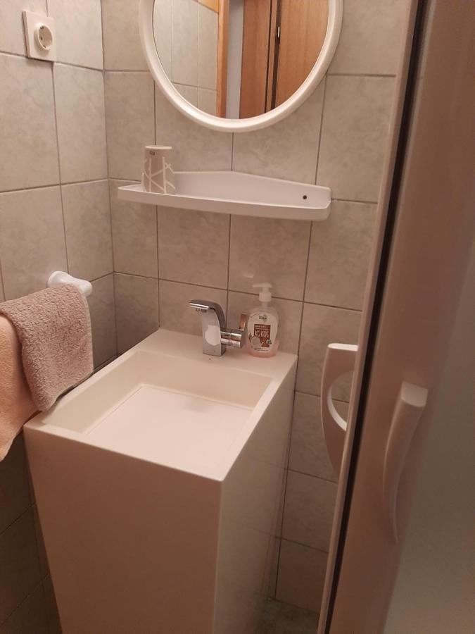 Apartments Marta Starigrad Paklenica Eksteriør bilde