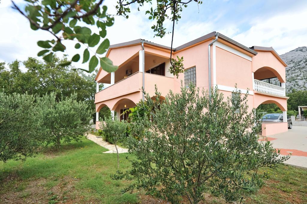 Apartments Marta Starigrad Paklenica Rom bilde