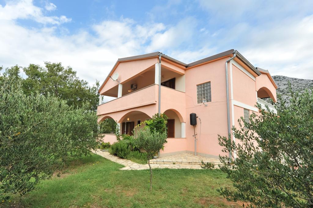 Apartments Marta Starigrad Paklenica Rom bilde